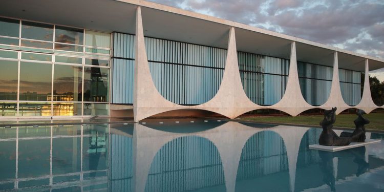 Lula e Janja já estão morando no Palácio do Alvorada