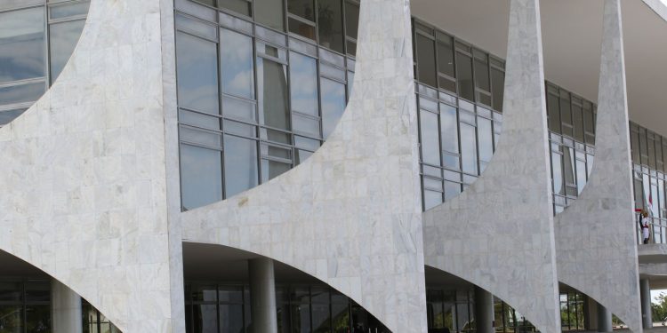 Lula troca integrantes da comissão de ética da Presidência