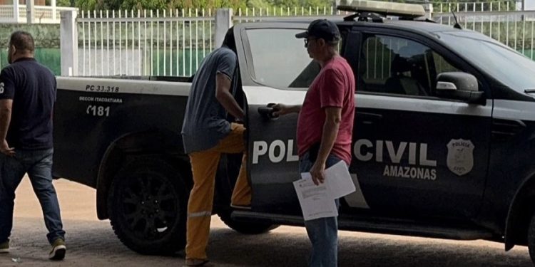 Homem é preso após agredir ex-companheira e ameaça-la com arma em Itacoatiara