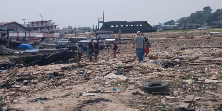 Ossada humana é encontrada por trabalhadores na Feira da Panair