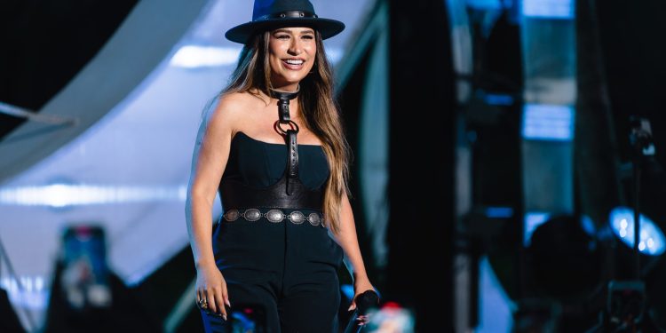 Simone Mendes grava novo DVD em Manaus e Fábrica anuncia venda de ingressos