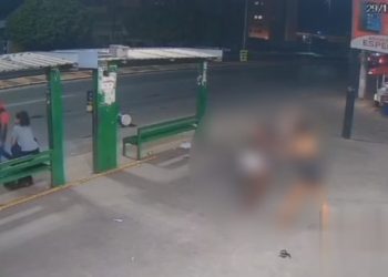 Tomada pela fúria, mulher desferiu mais de 10 facadas contra outra