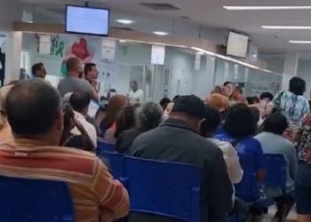 Pacientes esperam horas por resultados de exames e transtorno causa tumulto no Delphina Aziz