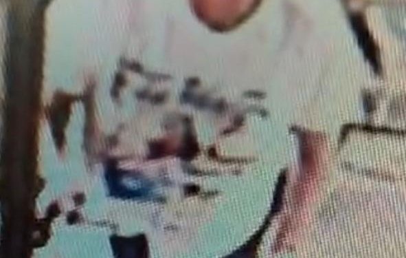Mulher procurada por furtos em residências no bairro Coroado tem foto divulgada Mulher procurada por furtos em residências no bairro Coroado tem foto divulgada