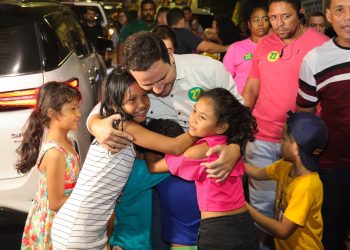 ‘Nossa missão é salvar Manaus’, diz Capitão Alberto Neto em grande evento no bairro da Paz