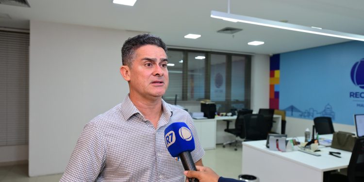 David Almeida critica adversário e defende continuidade de gestão em Manaus
