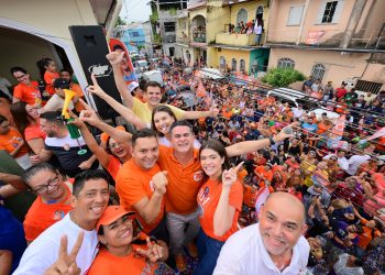 David Almeida celebra sua reeleição com homenagem à mãe