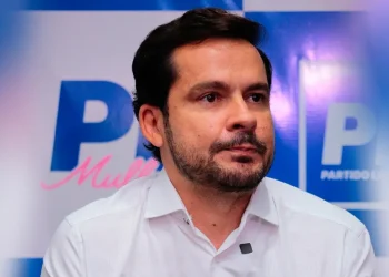 Alberto Neto cita pesquisa de instituto cuja credibilidade é questionada e que pertence a investigado pela PF