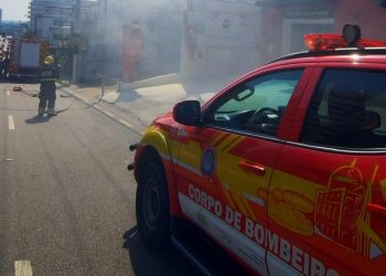 Princípio de incêndio causado por rede elétrica é registrado em papelaria