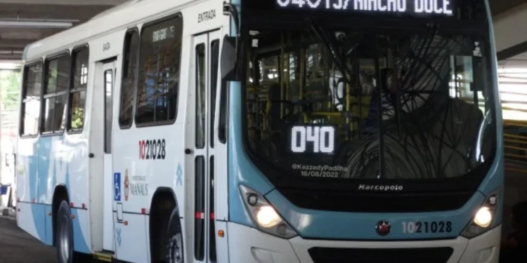 Linha de ônibus 040 é alterada para obras de saneamento