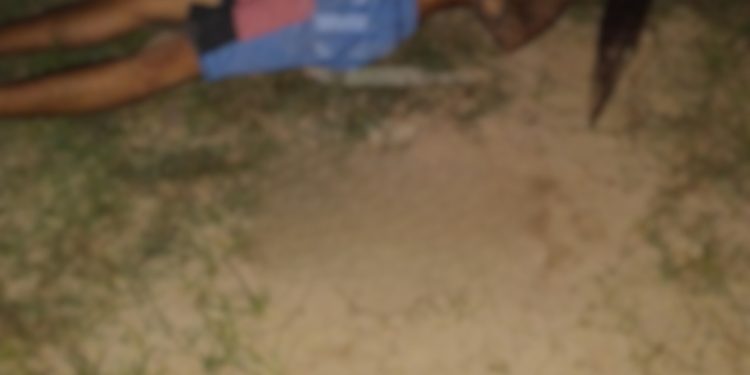 Homem é morto a pauladas em comunidade