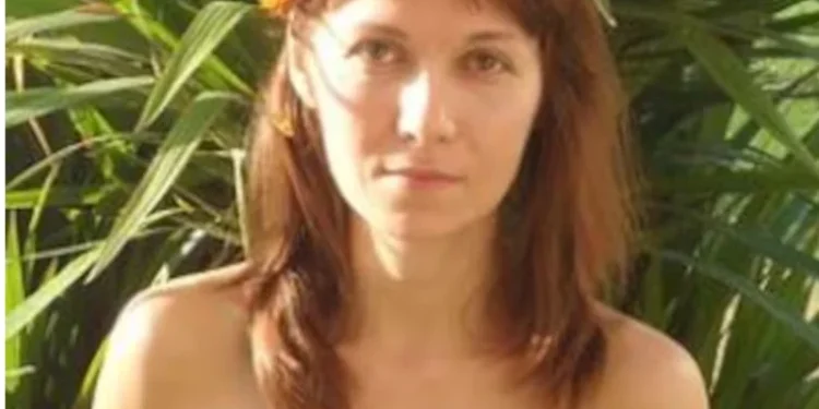 Menino de 15 anos confessa ter assassinado a própria mãe por causa de tablet