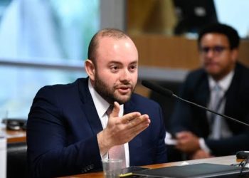 Fausto Jr defende ajustes cruciais na PEC da jornada 6×1: ‘Risco de fracasso’, afirmou