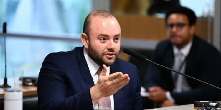 Fausto Jr defende ajustes cruciais na PEC da jornada 6×1: ‘Risco de fracasso’, afirmou