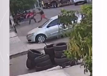 Briga entre mototaxistas termina em assassinato brutal em plena luz do dia; veja o vídeo
