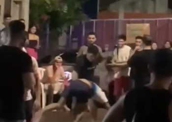 “Briga de Enzos” em adega atrai olhares durante disputa por novinha do funk; veja o vídeo