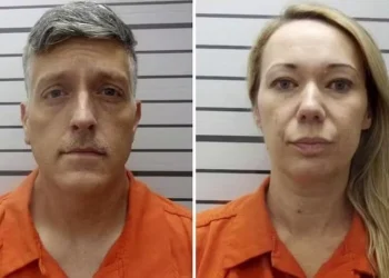 Donos de funerária são presos e admitem abusos em mais de 190 Cadáveres