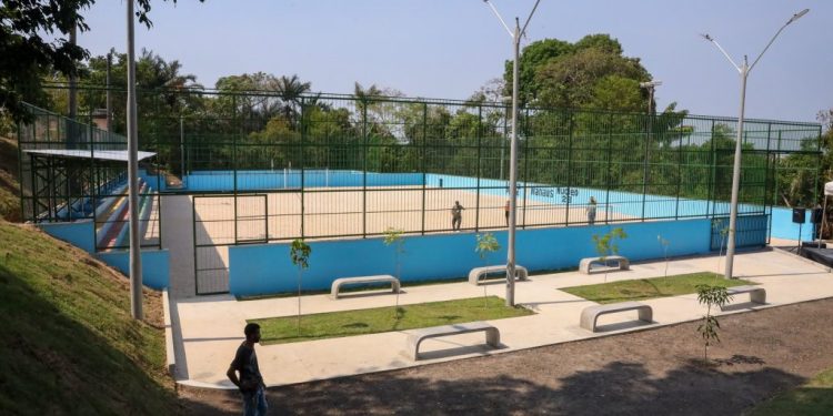 Comunidade do Núcleo 23 celebra a reforma e entrega da Arena Pingo pela Prefeitura de Manaus