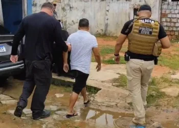 Dupla é presa suspeita de organizar passeios para abusar sexualmente de adolescentes