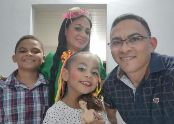 Família morre em acidente entre carro e caminhão na BR-343