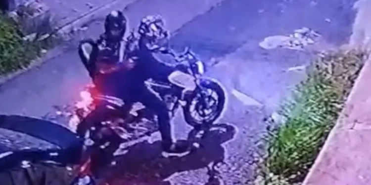 Dupla de assaltantes aterrorizam a zona centro-oeste