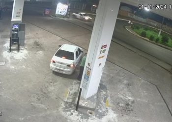 Passageiro de táxi é executado em posto de combustíveis; veja o vídeo