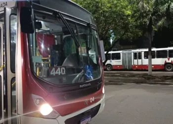 Passageiros passam por terror nesta quarta após ônibus serem alvos de assaltos