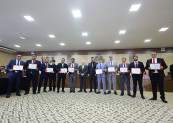 Vereadores eleitos recebem diploma em cerimônia no TJAM
