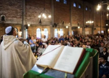 Fiel é assassinado ao sair de missa durante tentativa de assalto