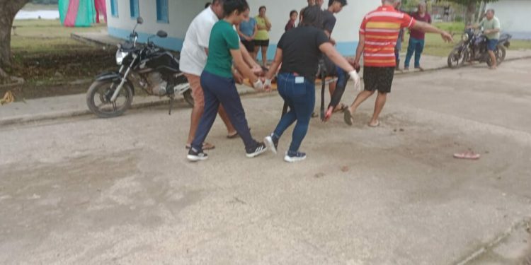 Populares retaliam e incendeiam homem acusado de esquartejar e incinerar esposa no interior do Amazonas