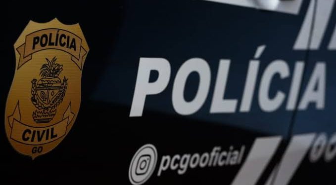 Criança de 6 anos é resgatada em situação de risco extremo e irmão é preso por expô-la a violência e abuso