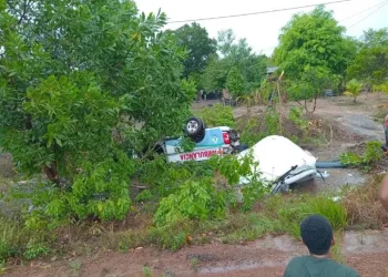 Ambulância capota na BR-156 e deixa mistério sobre feridos