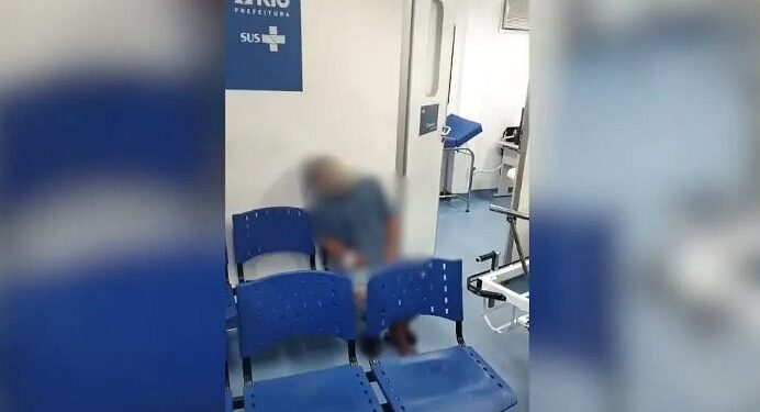 Homem morre aguardando atendimento após profissionais ignorarem sua gravidade; veja o vídeo