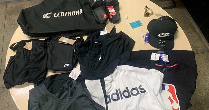 Homem é preso por furto de roupas em loja de departamento