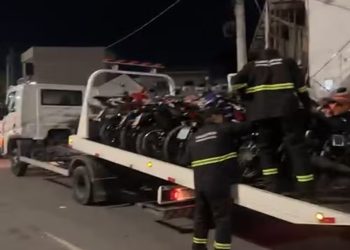 Festas em adegas são encerradas pela polícia e 30 veículos são apreendidos