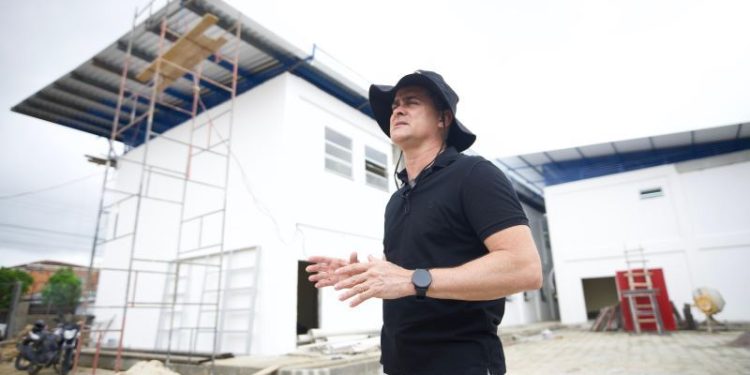 Prefeito David Almeida anuncia entrega de três novas unidades de saúde