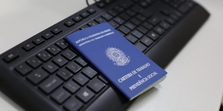 Sine Manaus oferta 417 vagas de emprego nesta segunda-feira (16)