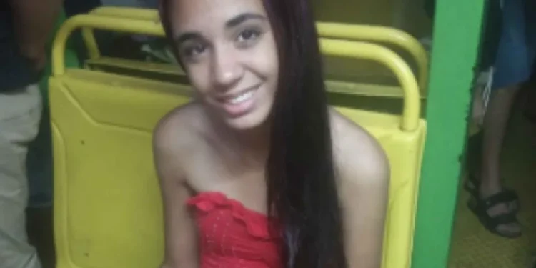Adolescente desaparece após conhecer rapaz em jogo de celular