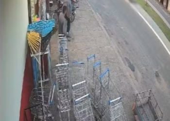 Adolescente perde controle de moto e acaba morrendo; veja o vídeo