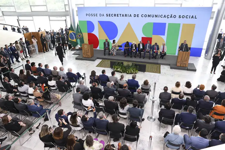 Marcelo Camargo/Agência Brasil Brasília (DF), 14/01/2025 - O presidente Luiz Inácio Lula da Silva dá posse a Sidônio Palmeira como ministro da Secretaria de Comunicação Social da Presidência, em cerimônia no Palácio do Planalto. Foto: Marcelo Camargo/Agência Brasil