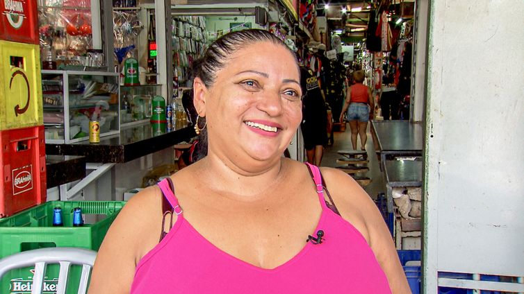 Frame TV Brasil Brasília (DF) 24/02/2025 - Katia mora no DF e usa ônibus pirata para conseguir visitar a familia no Maranhão.
Frame TV Brasil