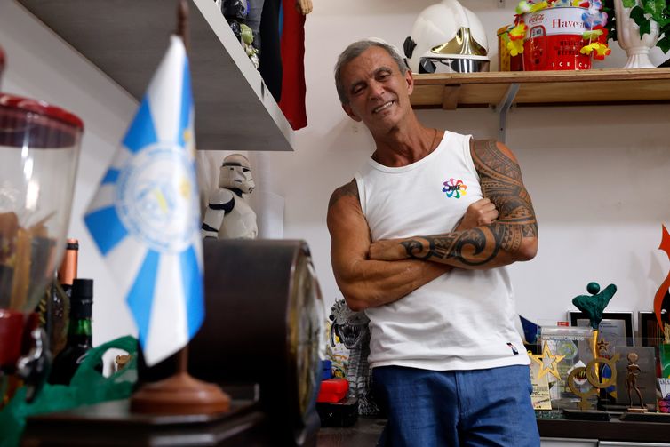 Tânia Rêgo/Agência Brasil Rio de Janeiro (RJ), 13/02/2024 - Paulo Barros, carnavalesco da Unidos de Vila Isabel, no barracão da escola, na Cidade do Samba, zona portuária. Foto: Tânia Rêgo/Agência Brasil