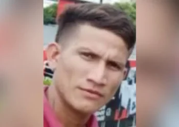 Polícia divulga imagens de homem procurado por tentativa de homicídio