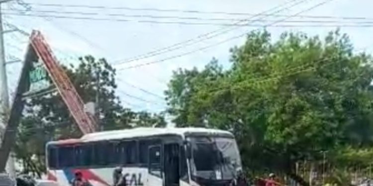 Acidente entre motocicletas deixa feridos