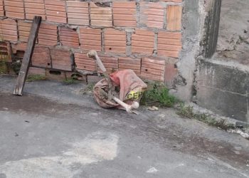 Ossada humana é encontrada dentro de saco