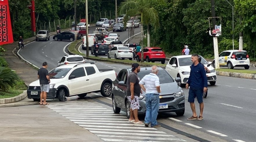 atencao-derramamento-de-oleo-c