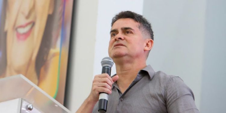 Prefeito reconhece atitude precipitada e afirma que viagem ao Caribe é alvo de boatos infundados