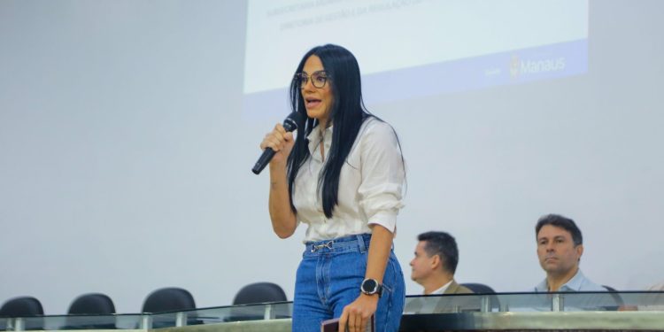 Shádia Fraxe rebate sobre restrições a servidores nas redes sociais: “Não é censura, é responsabilidade”