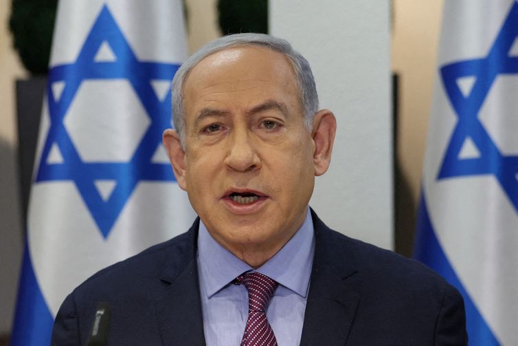 Benjamin Netanyahu em Tel Aviv
 31/12/2023 ABIR SULTAN/Pool via REUTERS