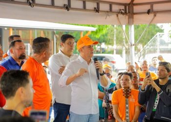 Prefeito David Almeida entrega primeira estação meteorológica municipal e reforça frota de limpeza com 10 novos caminhões